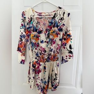 Umgee Deep V-Neck Floral Print Romper. Size Small